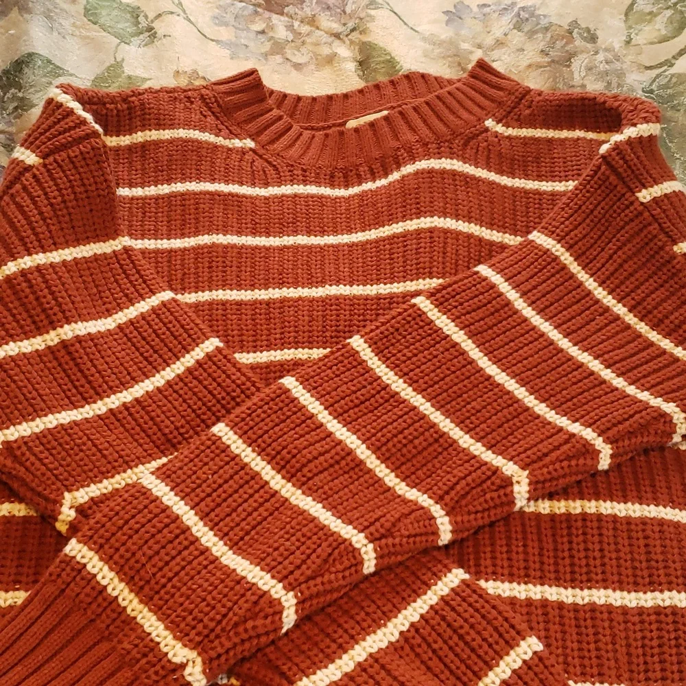 Sweater, rust colored - Picture 3 of 4